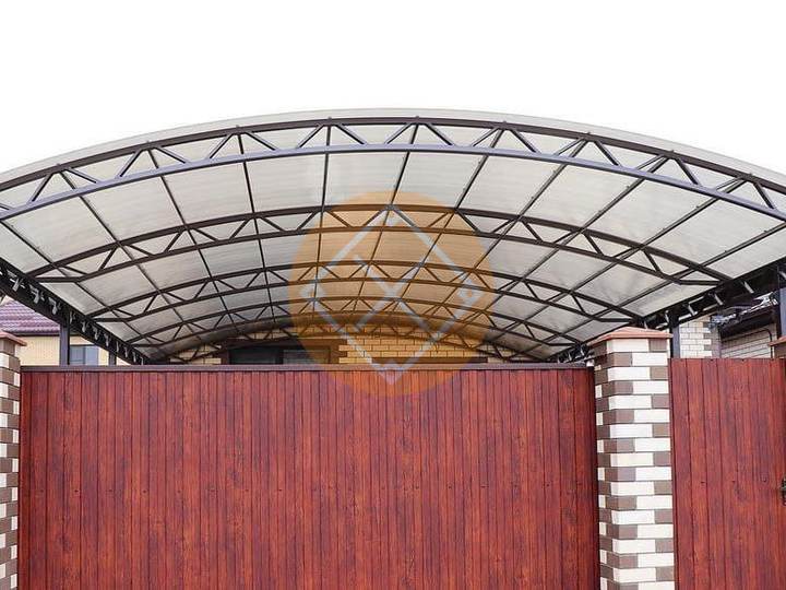 навес на дачу с профилированным поликарбонатом