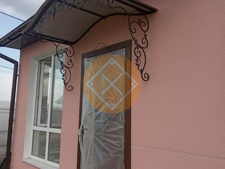 козырек с арочной крышей