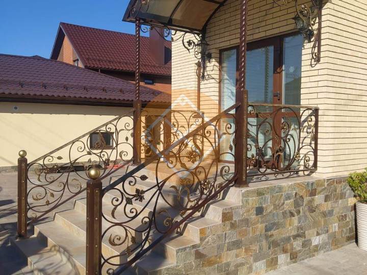 арочный козырек с поликарбонатом